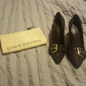 Louis vuitton kitten heel pumps.